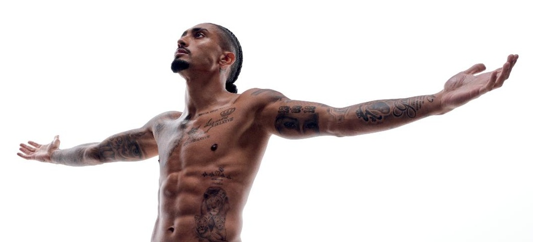 Calvin Klein îl alege pe starul fotbalului Raphinha pentru noua campanie de lenjerie intimă